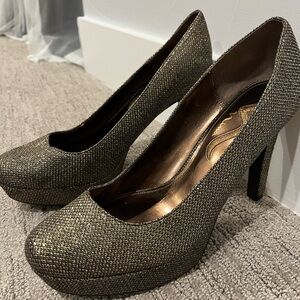 Nina silver and gold metallic heels